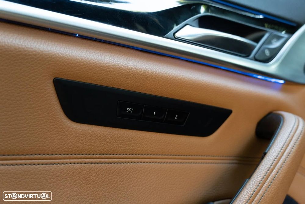 BMW 520 d Pack Desportivo M Auto - 51