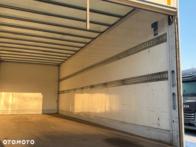 Iveco EUROCARGO 120E25 KONTENER + WINDA - 11