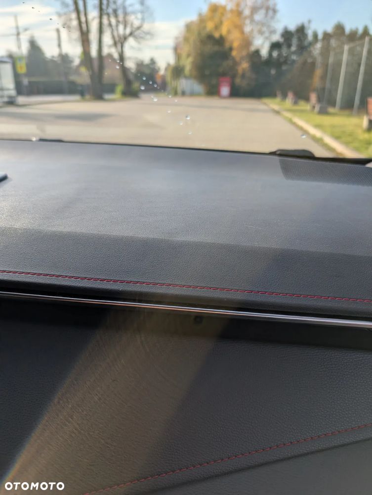 Toyota Corolla 2.0 Hybrid Executive - 21