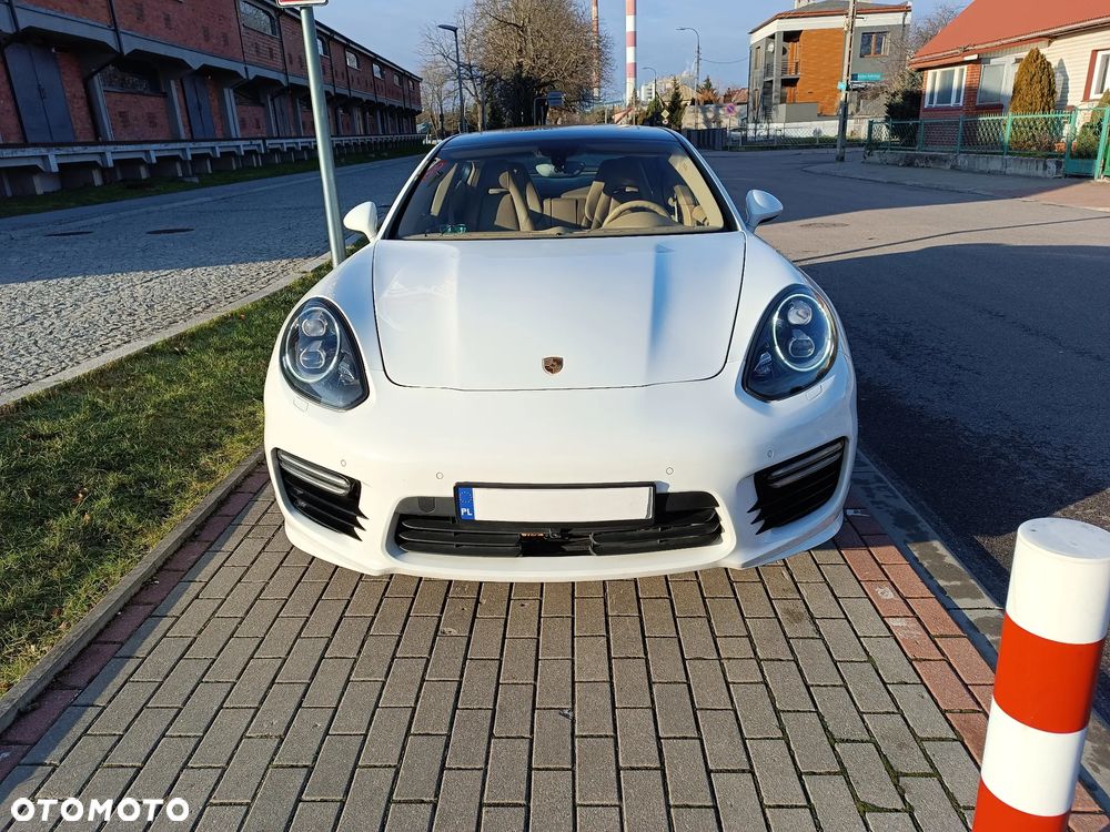 Porsche Panamera 4 PDK Edition - 4