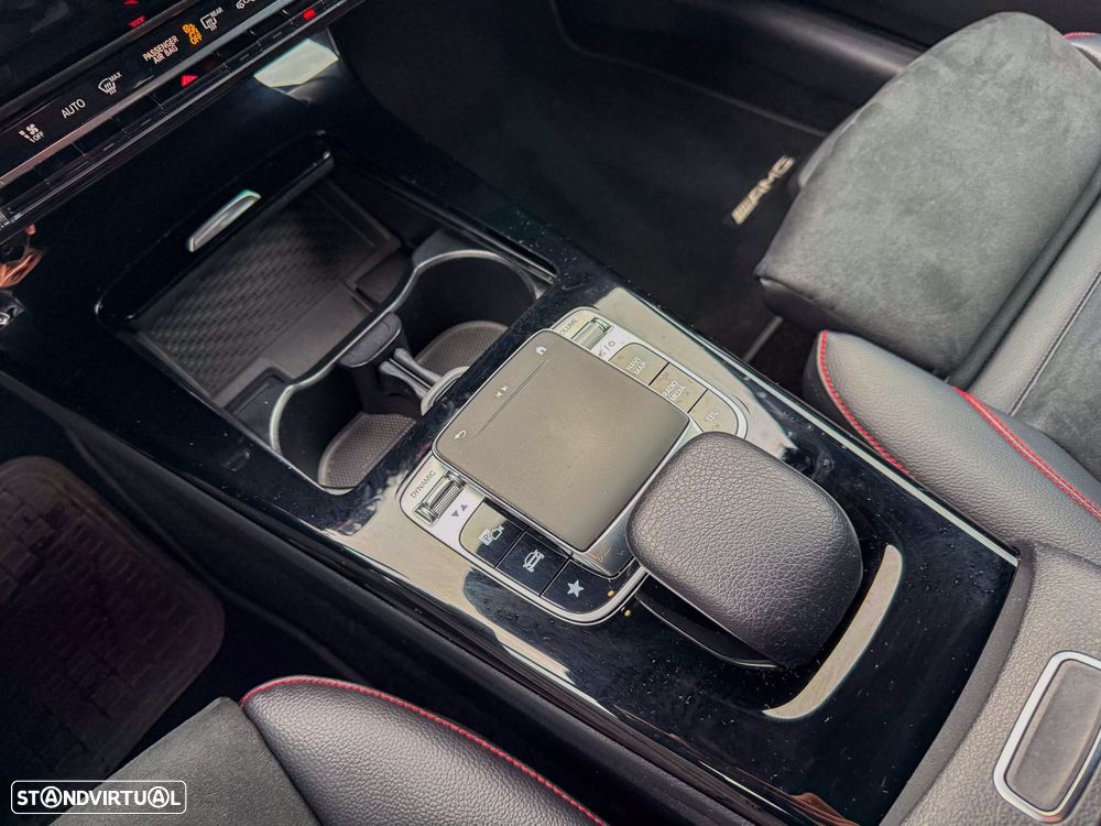 Mercedes-Benz CLA 220 d Shooting Brake AMG Line Aut. - 19