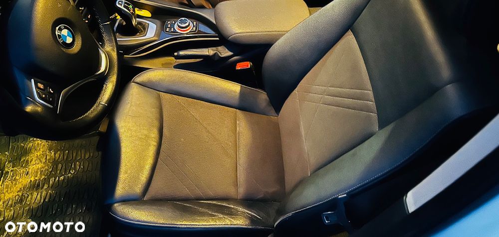BMW X1 xDrive18d xLine - 4