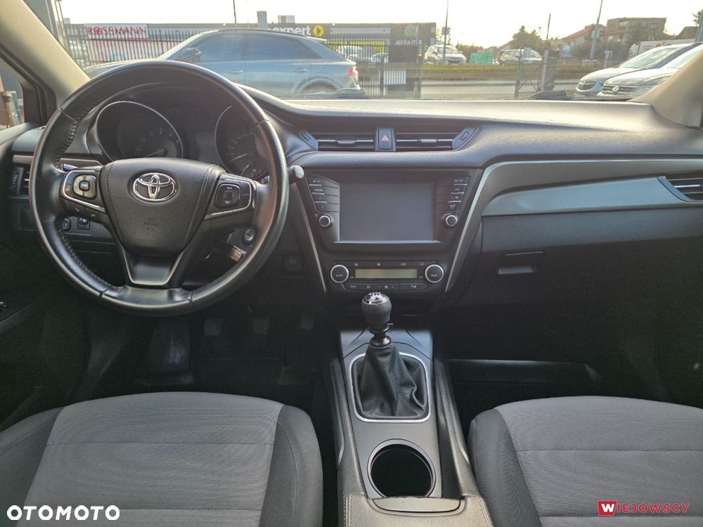 Toyota Avensis - 18