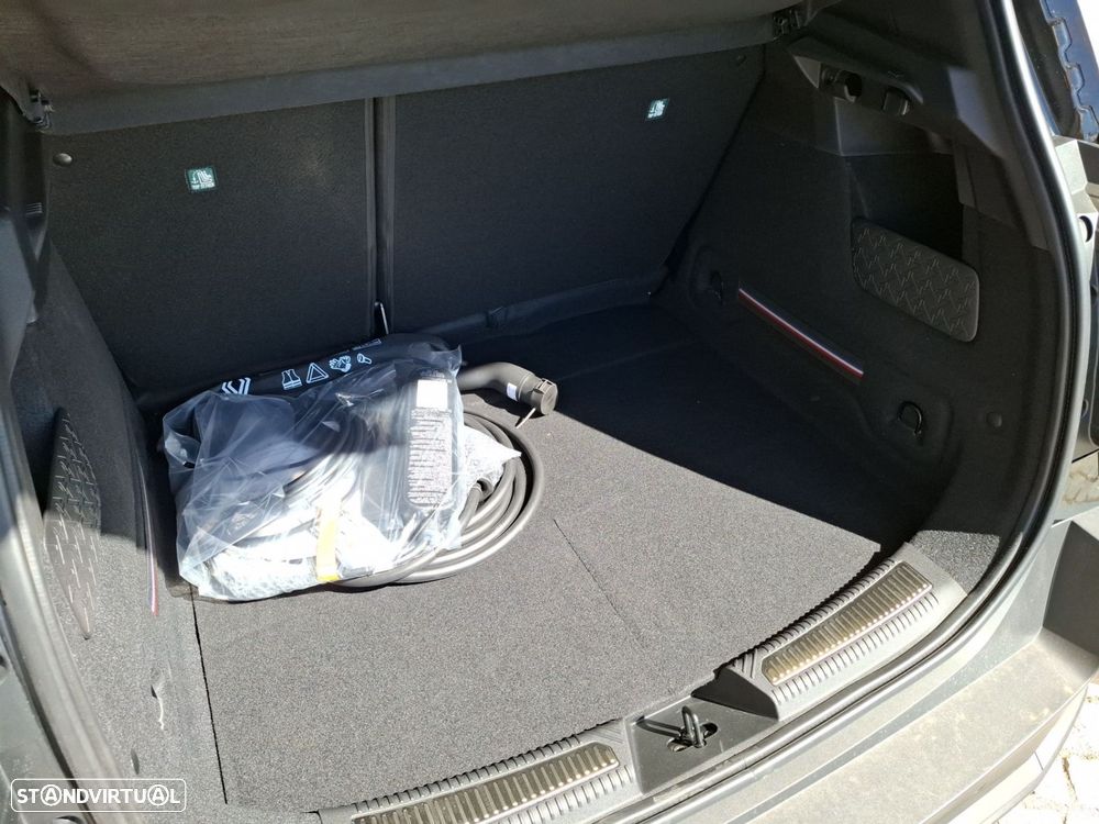 Renault 4 E-Tech 52 kWh Iconic Autonomia Conforto - 27