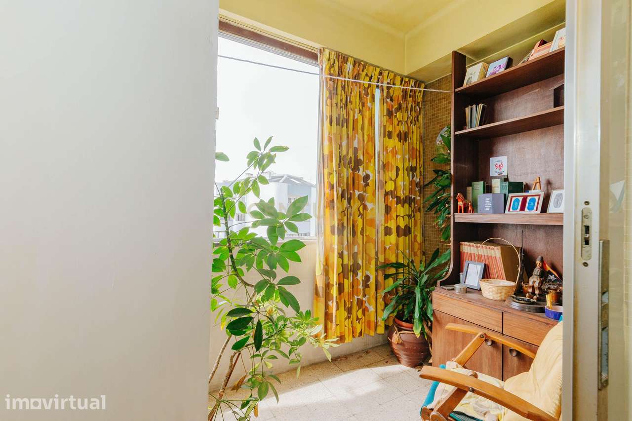 Apartamento T3 em Almada, Parcialmente remodelado, Vista Rio. - Grande imagem: 5/27