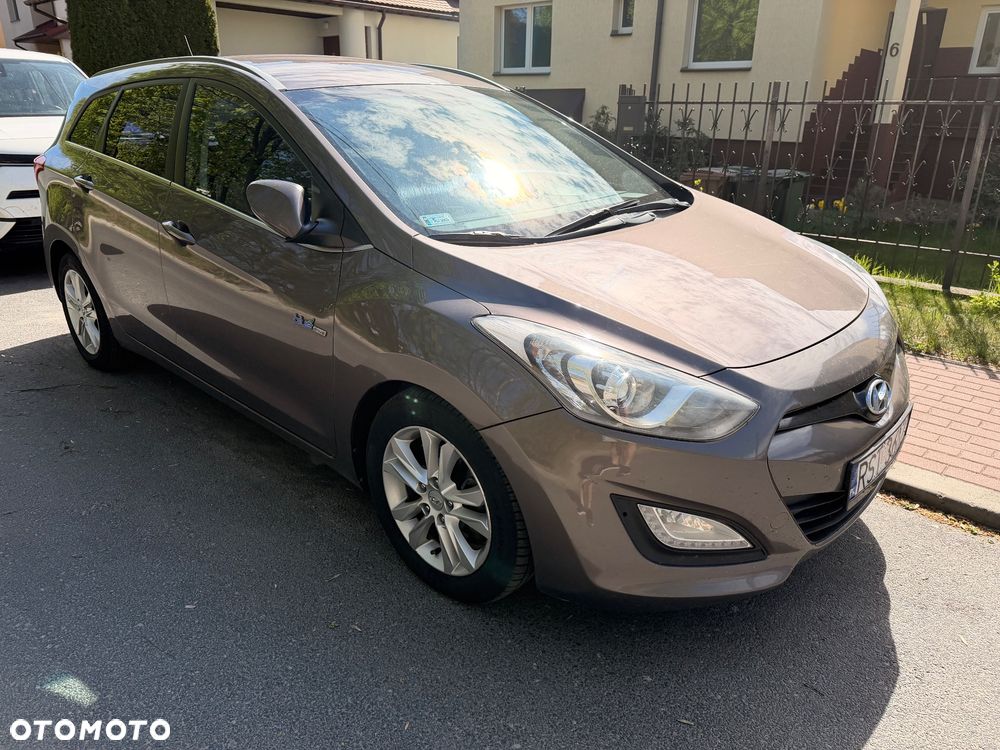 Hyundai i30 blue Kombi 1.6 CRDi Style - 2