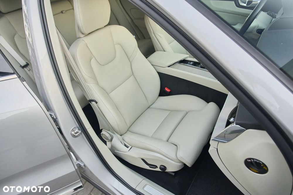 Volvo XC 60 B4 D AWD Inscription - 25