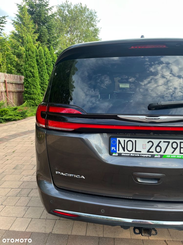 Chrysler Pacifica - 2