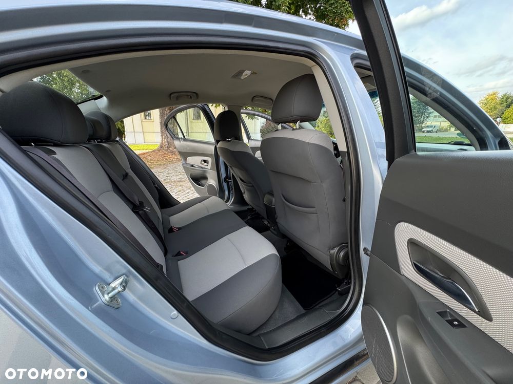 Chevrolet Cruze - 30