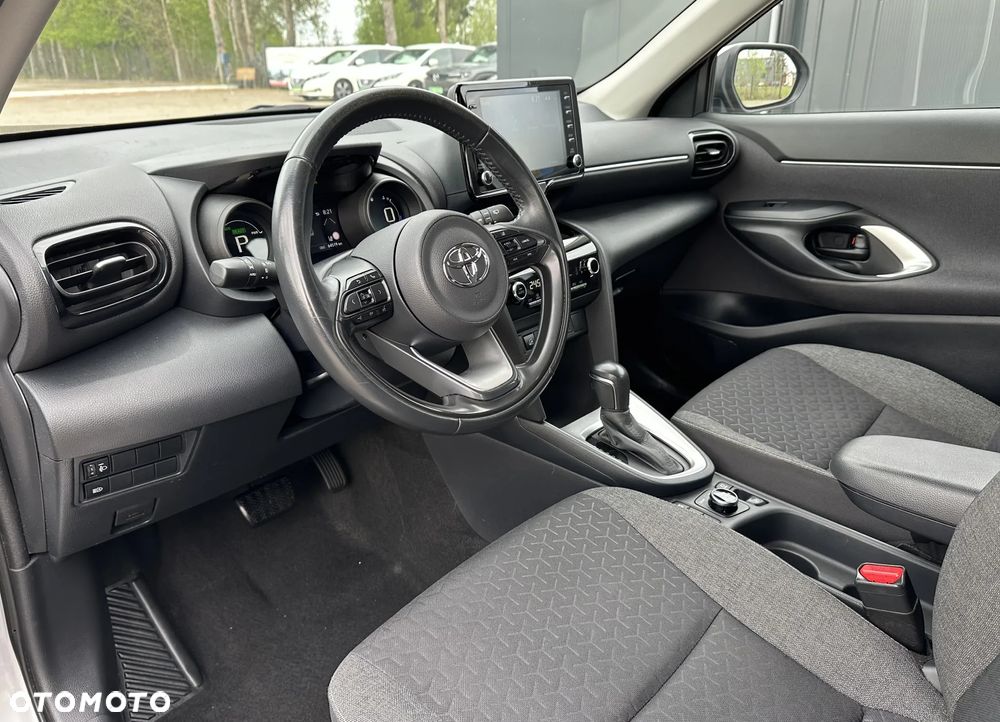 Toyota Yaris Cross Hybrid 1.5 Comfort AWD - 7
