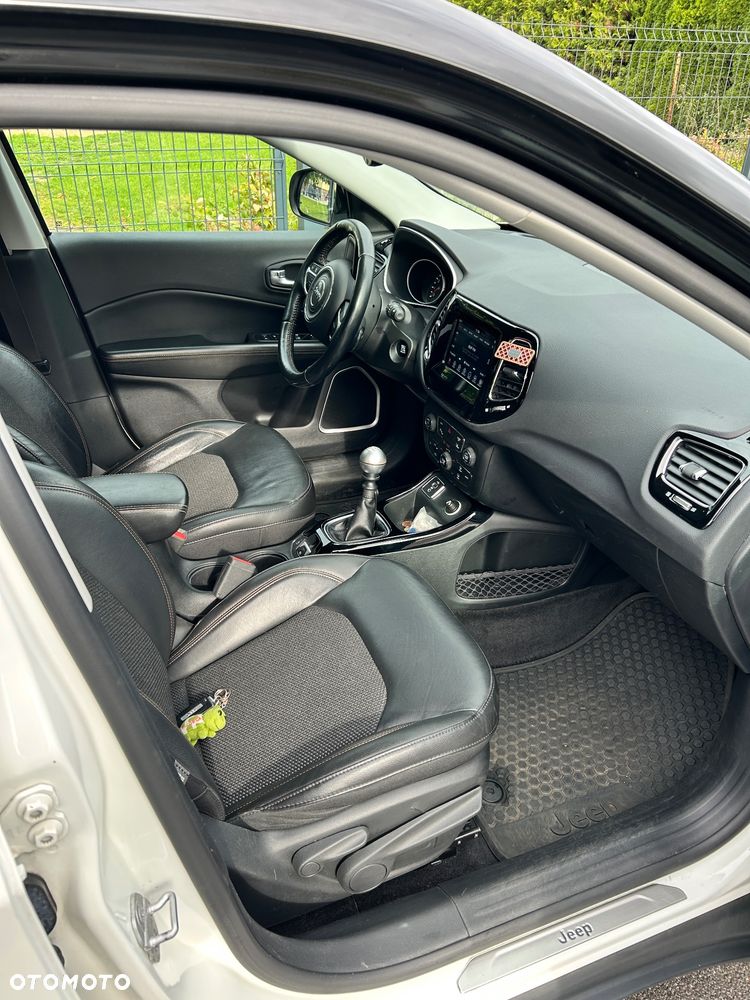 Jeep Compass - 30
