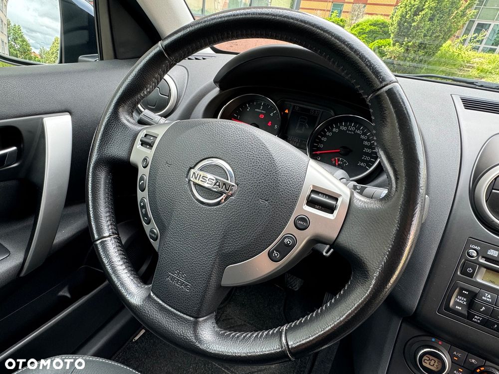 Nissan Qashqai 2.0 dCi DPF tekna - 30