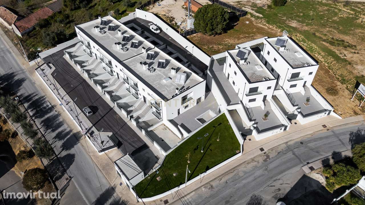 Condomínio Villas Mor || Moradia T4 - Segmento de Luxo || Aveiras de C - Grande imagem: 2/60