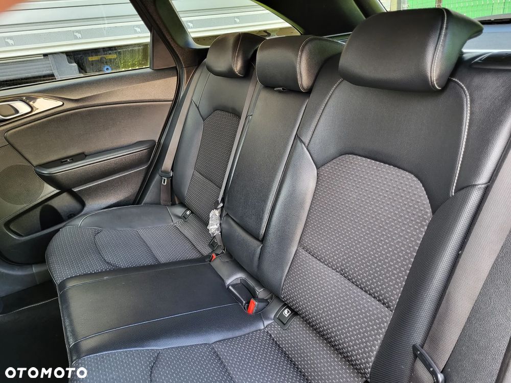 Kia Ceed 1.4 T-GDI L Business Line Plus - 25
