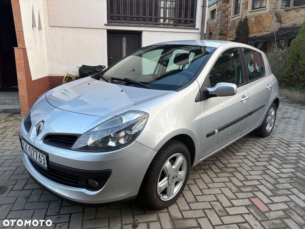 Renault Clio 1.2 16V Emotion - 2