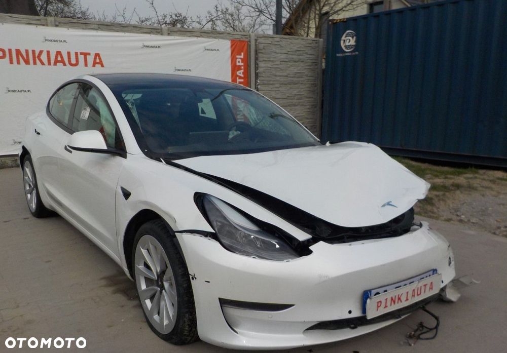 Tesla Model 3 - 1