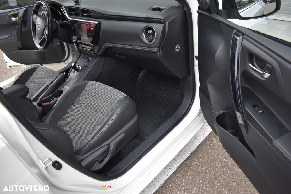 Toyota Auris 1.8 L VVT-i Hybrid Sol - 20