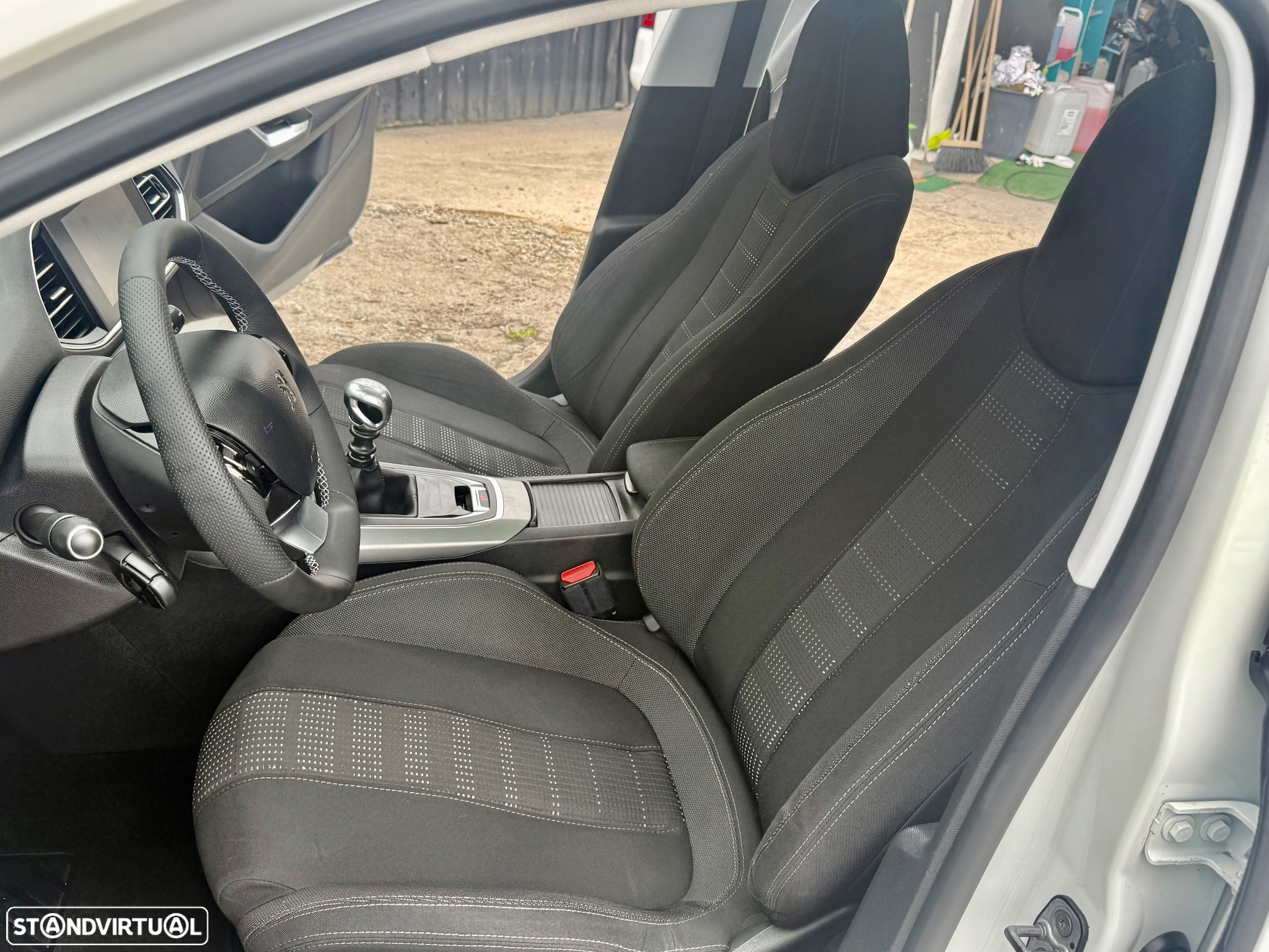 Peugeot 308 1.6 BlueHDi Allure J17 - 40