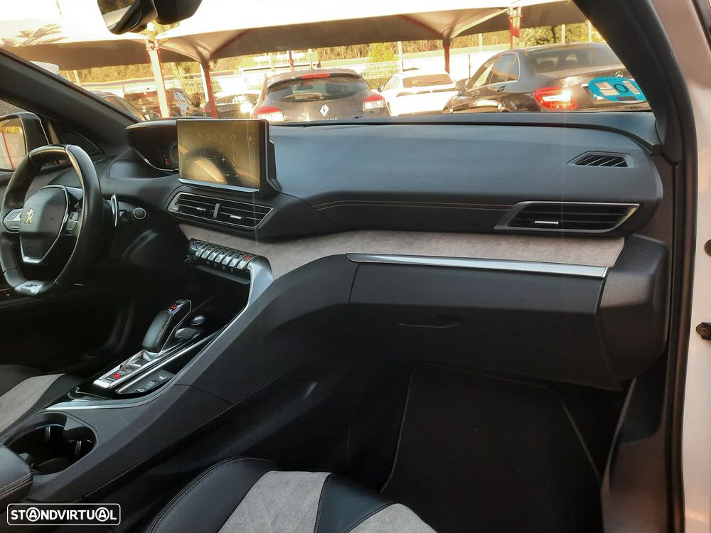 Peugeot 3008 1.6 Hybrid GT Pack e-EAT8 - 26
