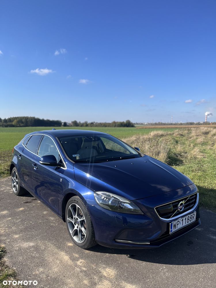 Volvo V40 T5 Drive-E Ocean Race - 1