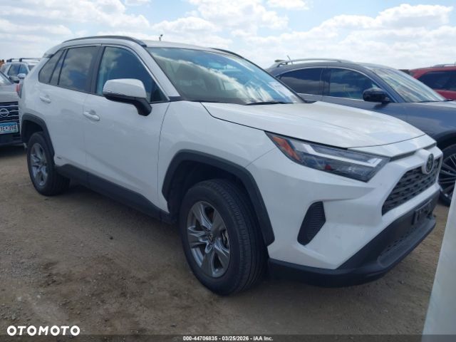 Toyota RAV4 - 1