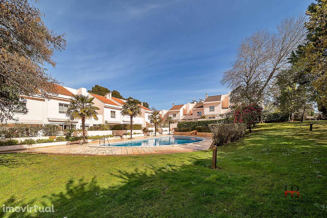 Moradia em Condomínio Fechado com Piscina - Grande imagem: 3/52