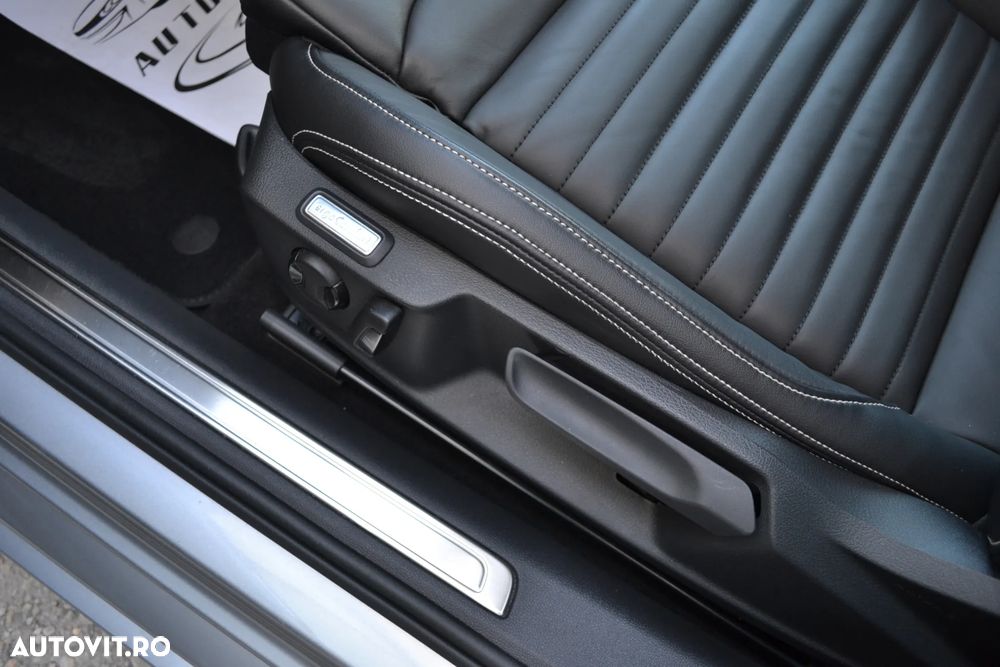 Volkswagen Passat 2.0 TDI SCR DSG 4Motion Elegance - 11