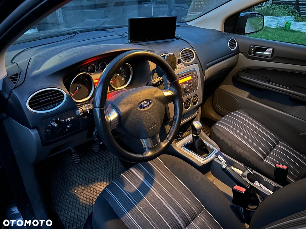 Ford Focus 1.6 16V Trend - 10