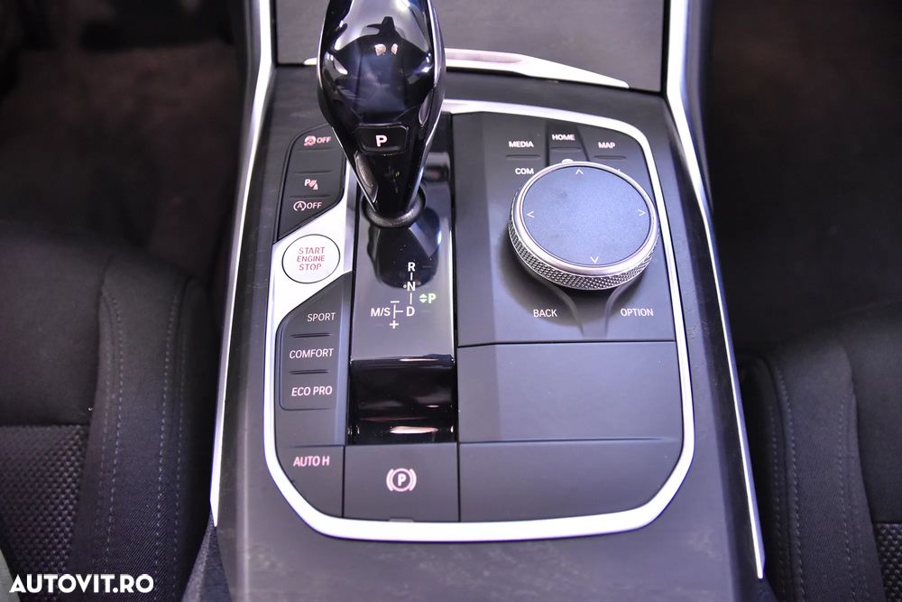BMW Seria 3 320i Touring Aut. - 16