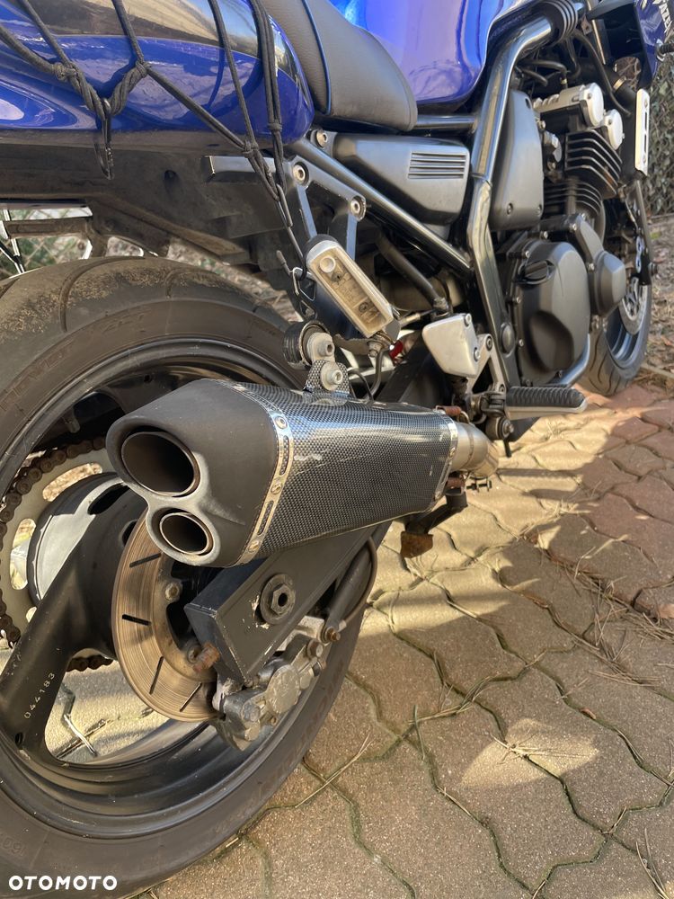 Yamaha FZS - 4