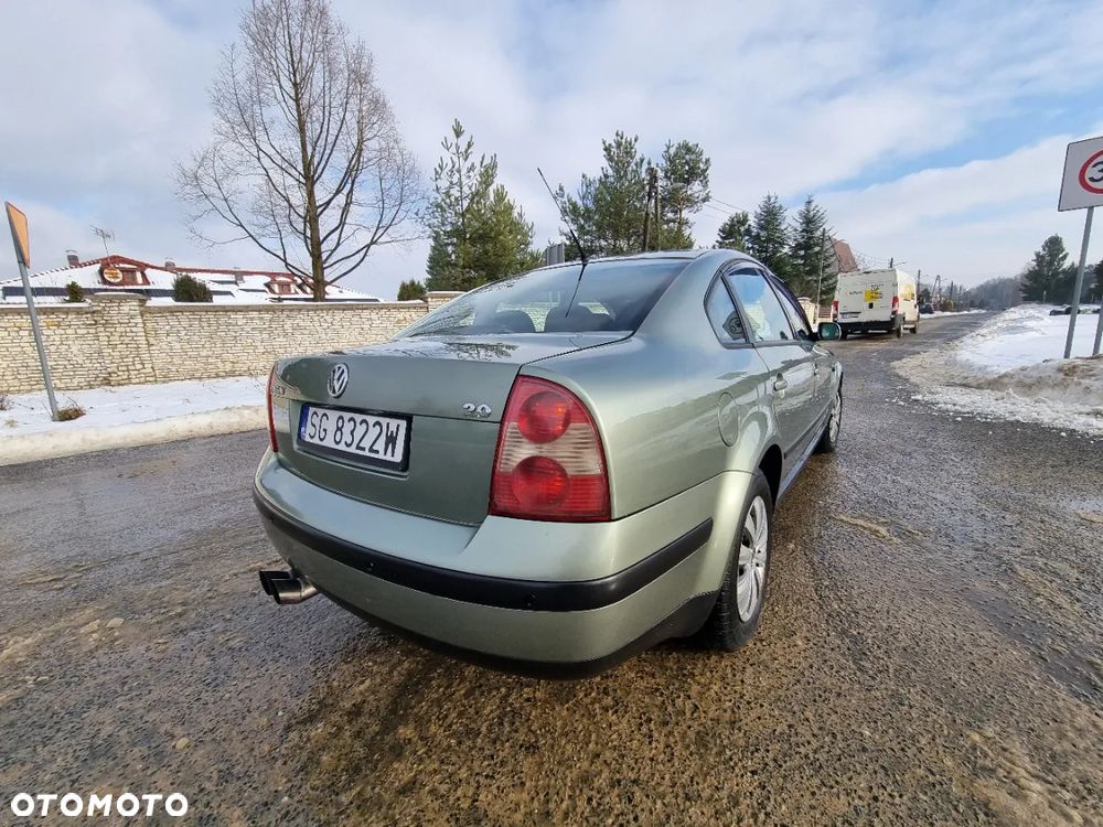 Volkswagen Passat 2.0 Comfortline - 4