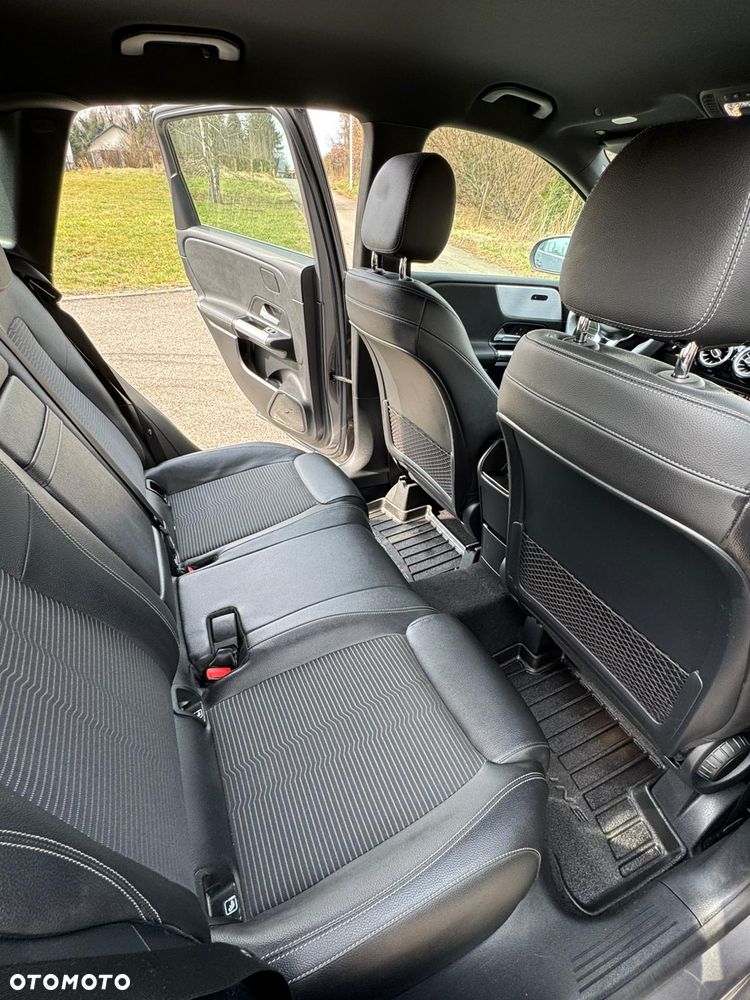 Mercedes-Benz Klasa B 200 7G-DCT - 35