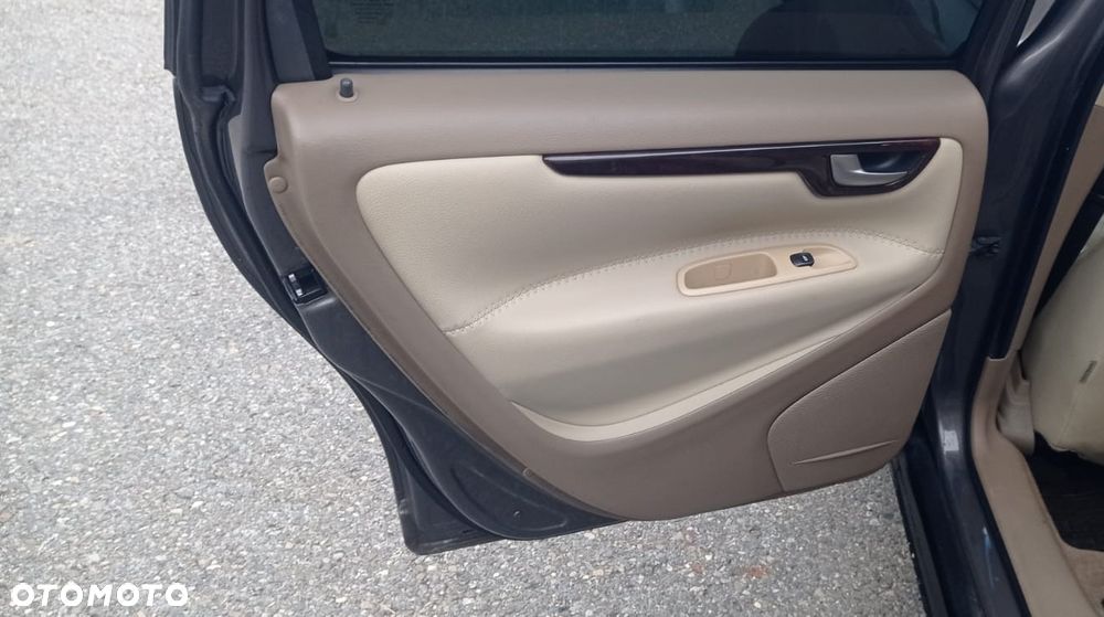 Volvo XC 70 AWD Momentum - 19