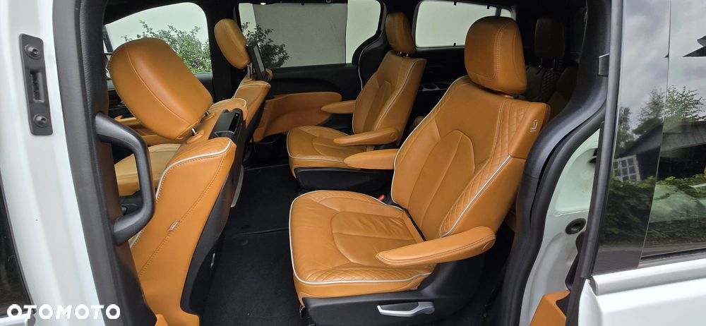Chrysler Pacifica - 15