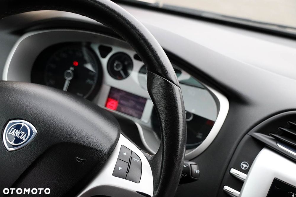 Lancia Delta 1.4 T-Jet 16v Argento - 32