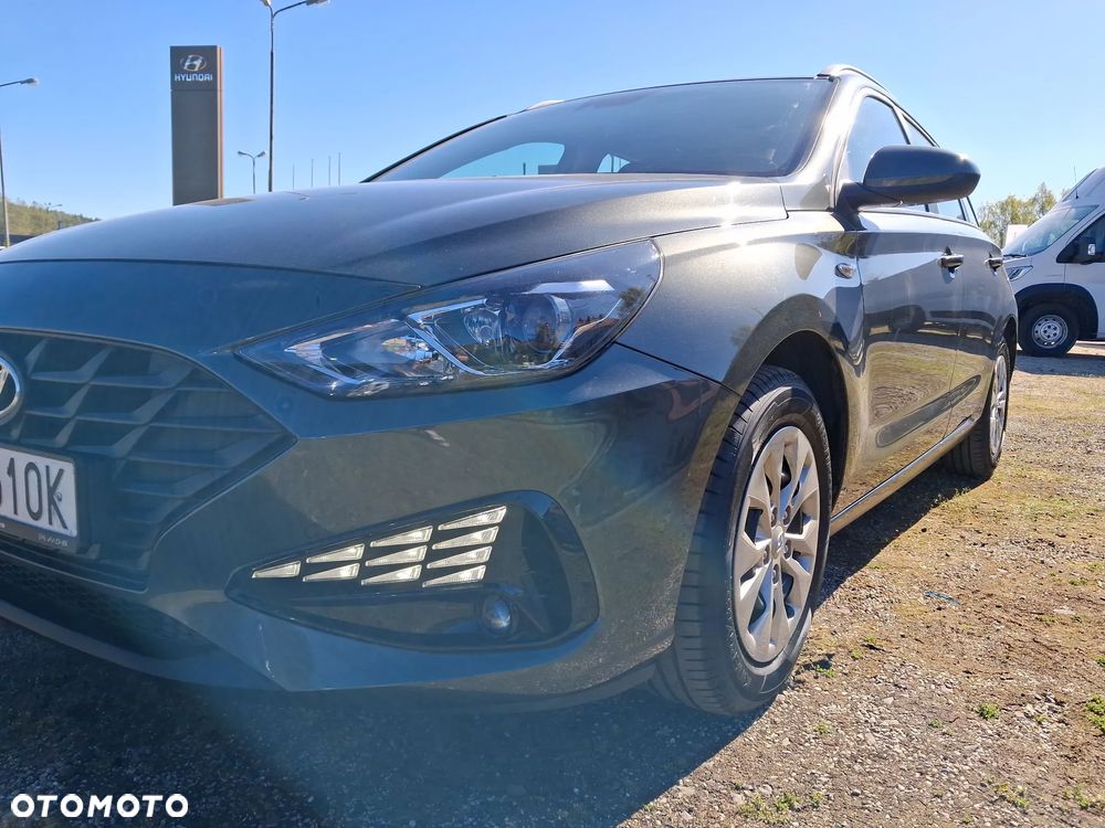 Hyundai i30 1.5 DPI Classic + - 27