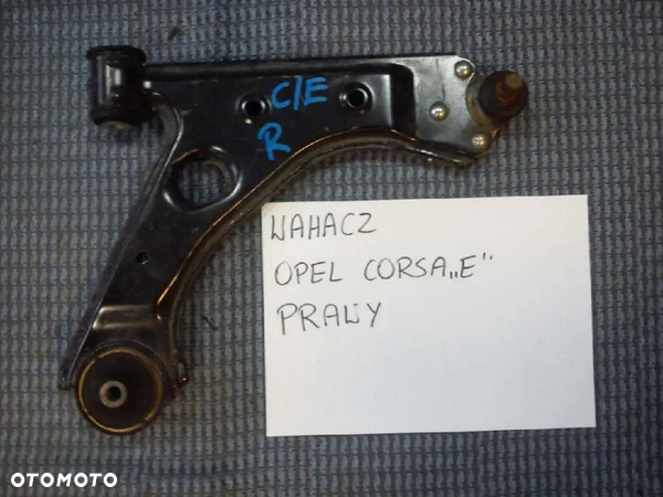 Wahacz Opel Corsa E Prawy