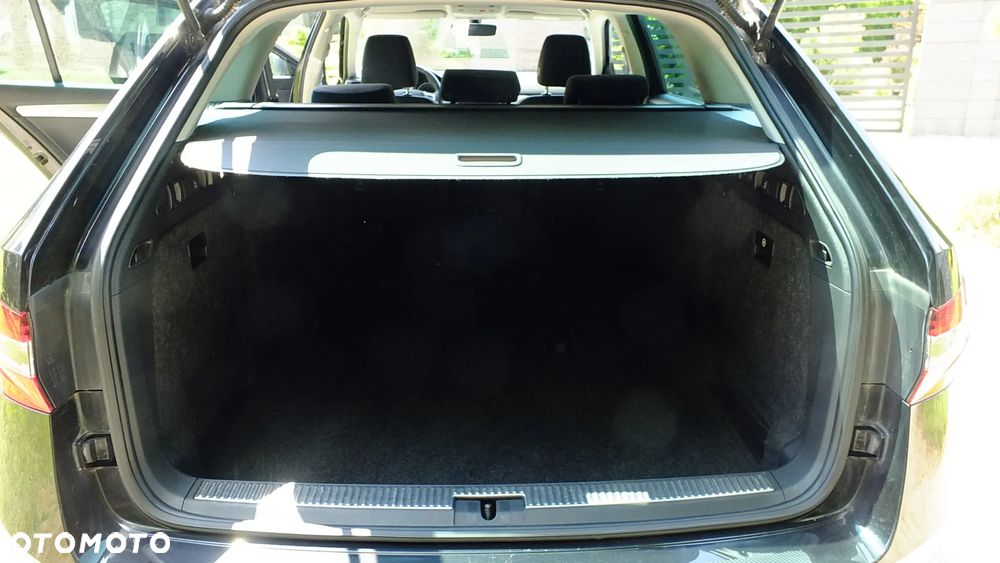 Skoda Superb 2.0 TDI Ambition - 14