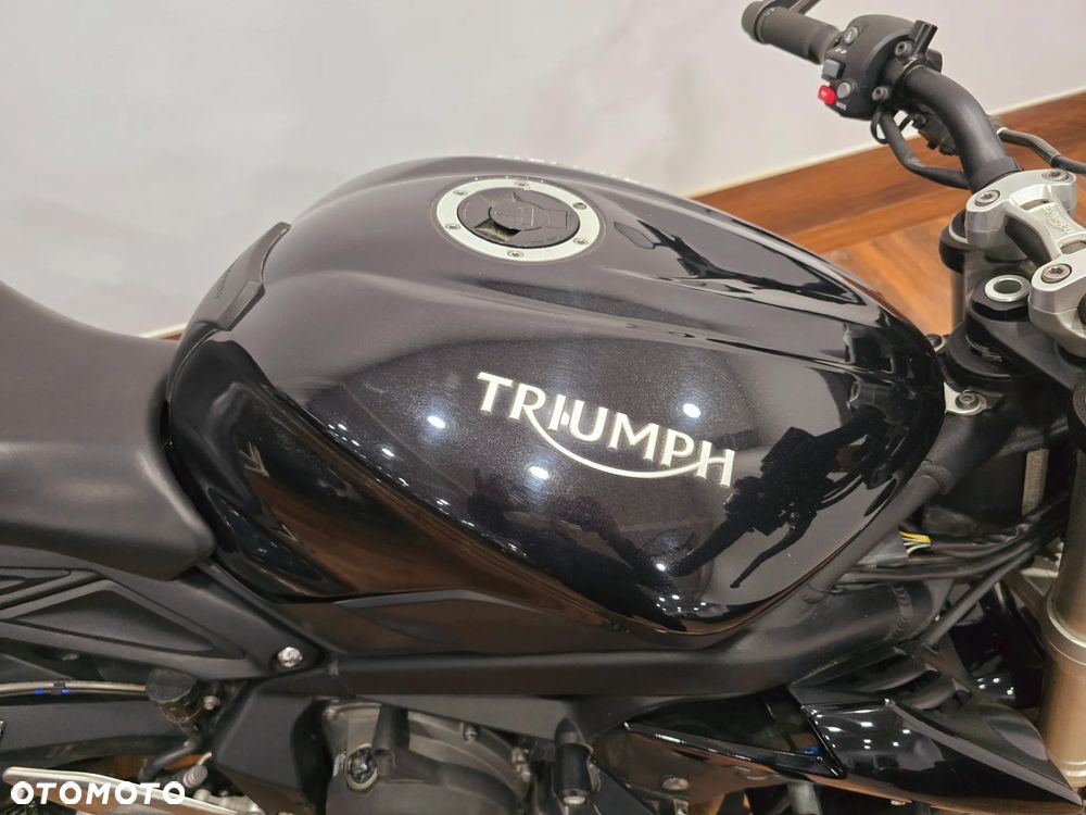 Triumph Street Triple - 15