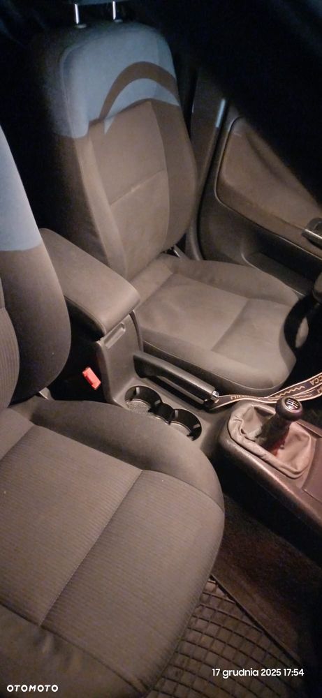 Volkswagen Passat 1.6 - 6