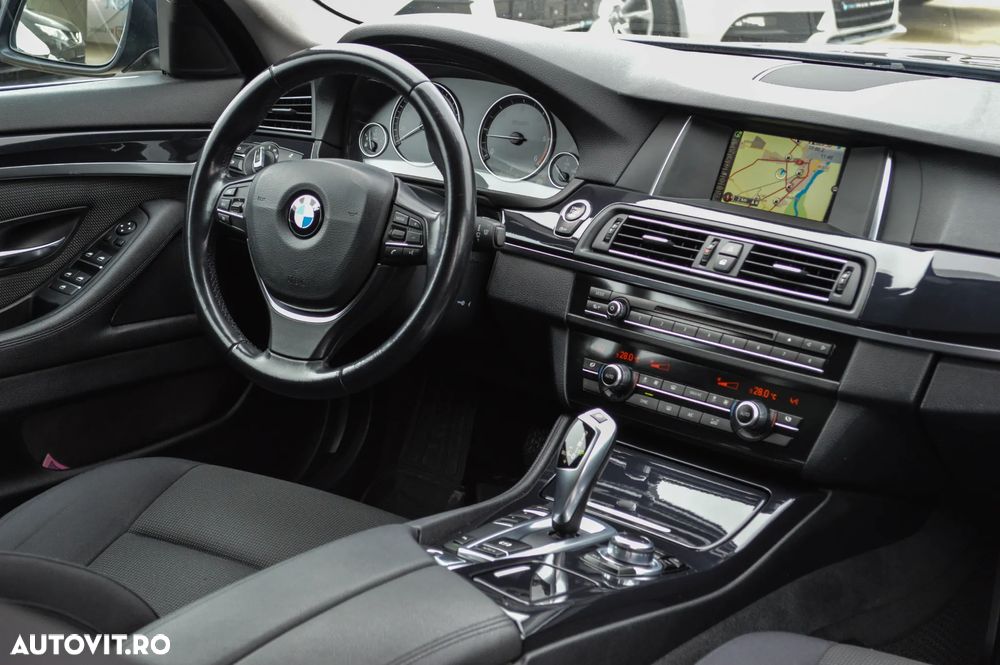 BMW Seria 5 520d Aut. Sport Line - 4