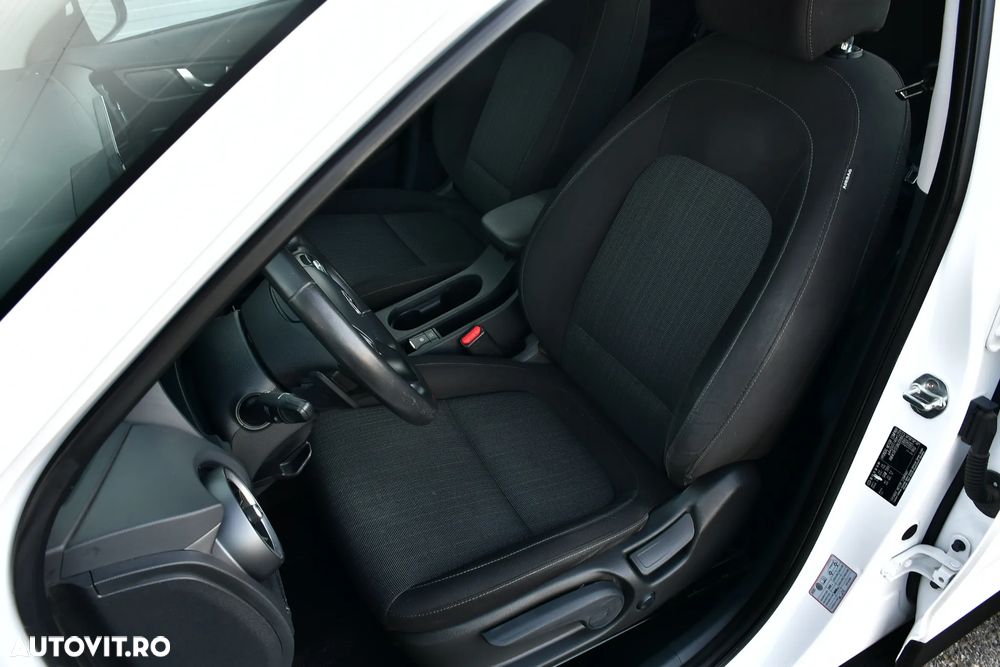 Hyundai KONA - 14