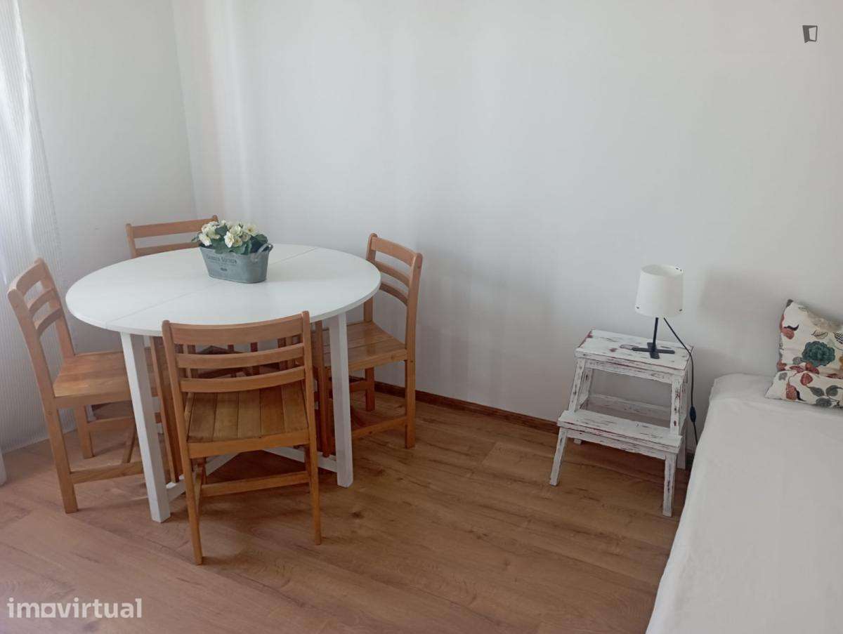 Quarto - localizado em Carcavelos Lisbon - Grande imagem: 3/15