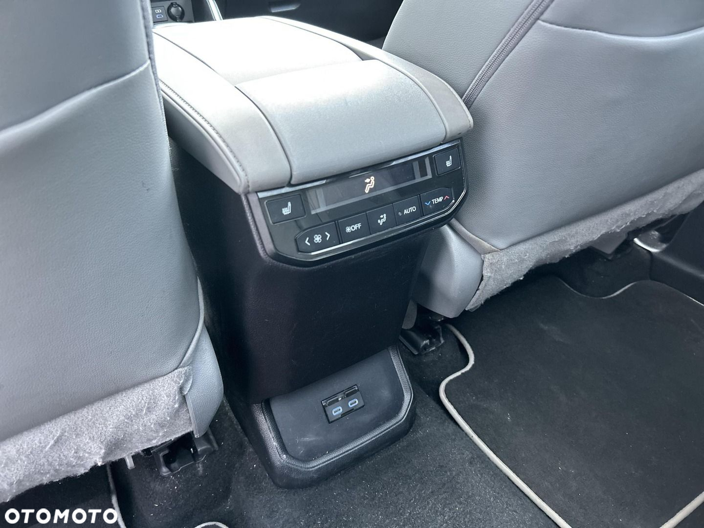 Toyota Highlander - 24