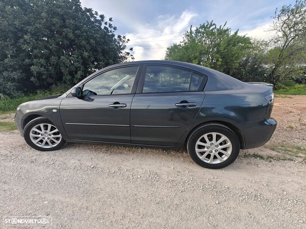 Mazda 3 Hatchback - 8