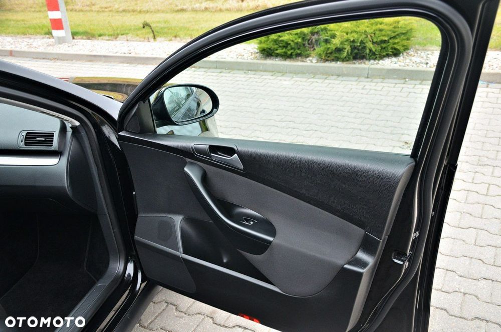 Volkswagen Passat - 20