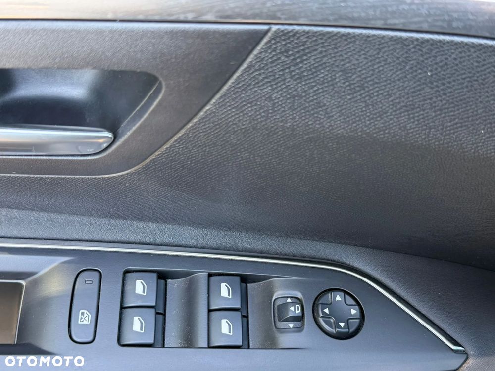 Peugeot 3008 1.6 PureTech GPF GT Line S&S EAT8 - 13