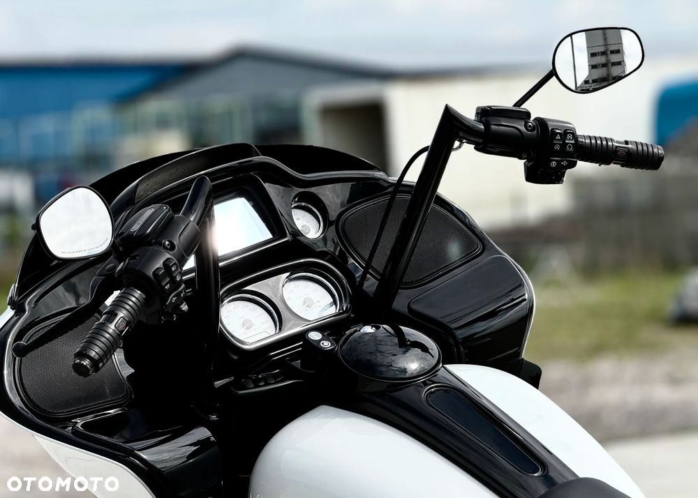 Harley-Davidson Touring Road Glide - 35