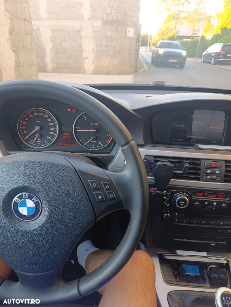 BMW Seria 3 320d - 10