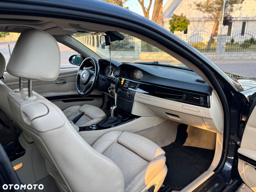 BMW Seria 3 320i - 13